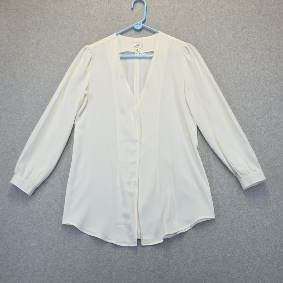 H&M Tops - HAVE Los Angeles White V-Neck Blouse Women’s Small Long Sleeve Minimalist